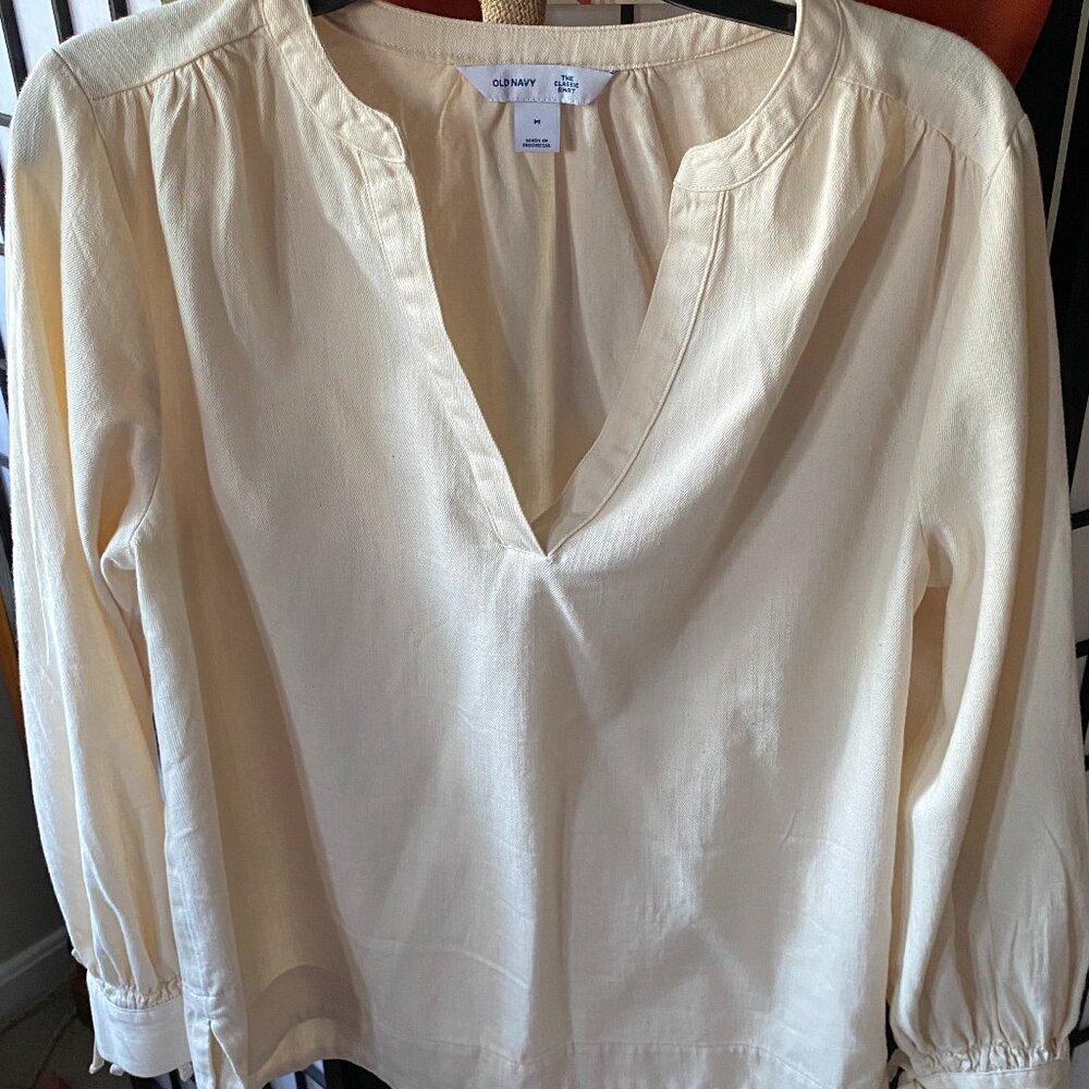 Tunic style long sleeve top